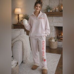NWT Vinyl Icons Pink Sweatshirt & Sweatpants Set/ Strawberry Shortcake, Women’s